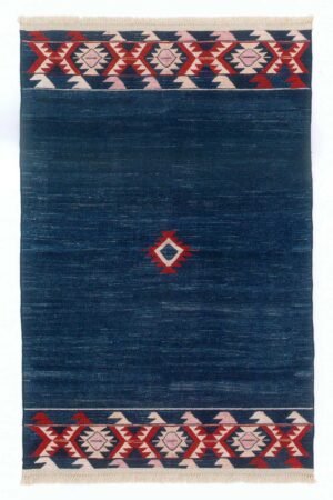 Grand tapis bleu